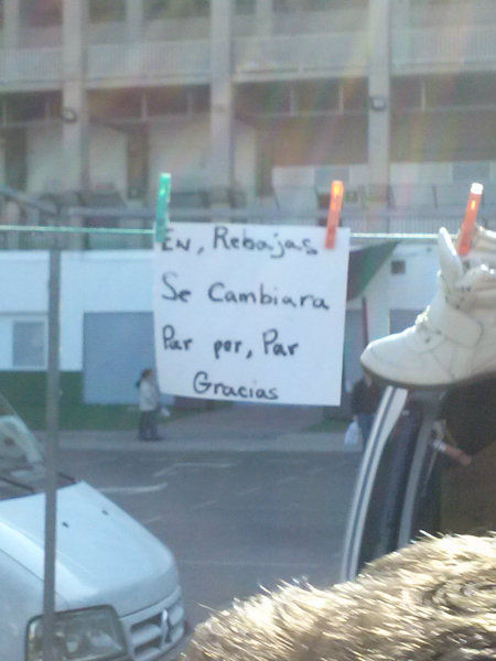 Resultado de imagen de CARTELES GRACIOSOS EN LOS ESTADIOS