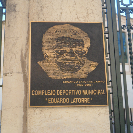 Placa Eduardo Latorre