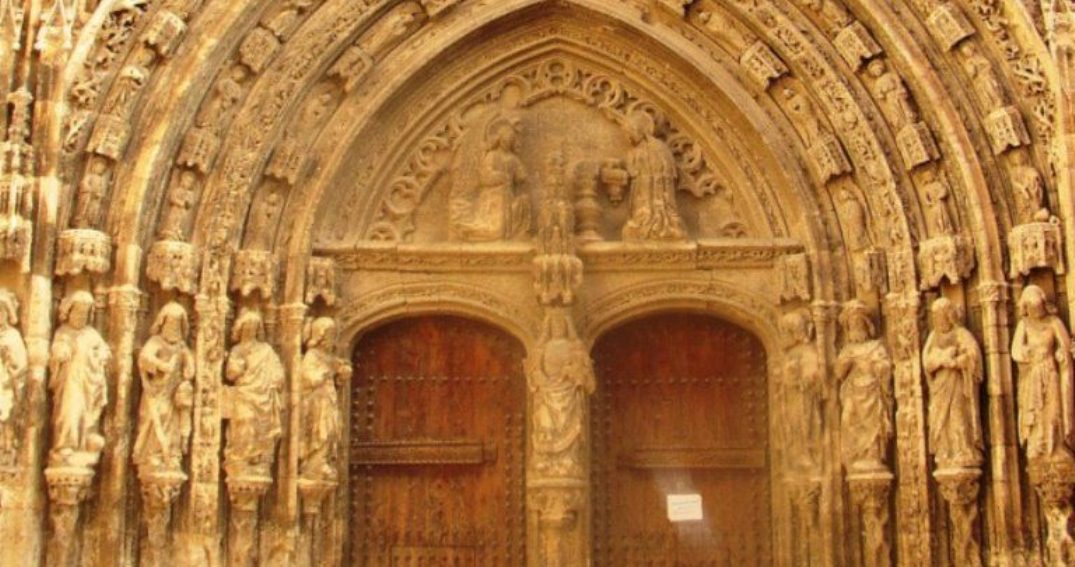 Portada de la iglesia de Santa María (detalle), Requena