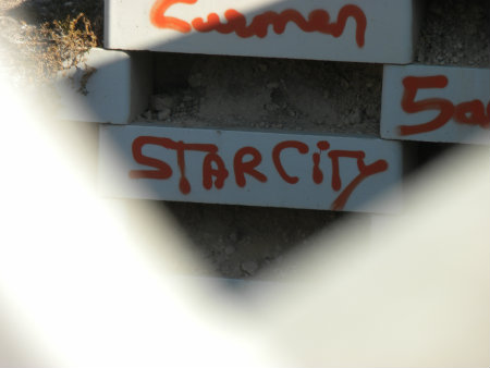Este graffiti, traducido significa “Ciudad de la Estrella”, puede hacer referencia al casino y hotel ubicado en Sídney, que es el segundo mayor casino de Australia, denominado de esta manera, […]
