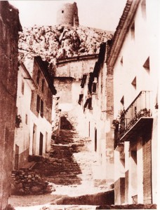 Imagen de las típicas calles tortuosas del casco antiguo de Castalla que ocuparon los repobladores.