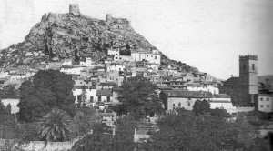 Fotografía  panorámica de Castalla a inicios del XIX.