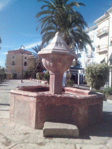 Fuente en la plaza de San Pedro