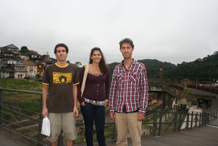 Andre, Samia y Rodrigo en Paranapiacaba.