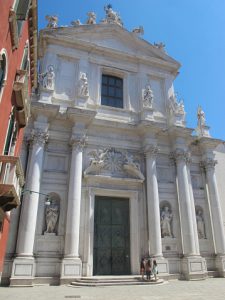 estatutas de los arcangeles de la Iglesia de Los Gesuiti